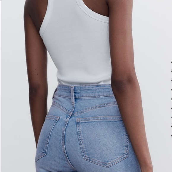 NWT Zara Cropped Flare Jeans | Light Wash | Size US 8 - Picture 3 of 7